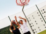 Galerie: Basketball spielen beim Sporthotel ROYAL X am Millstaetter See – Urlaub in Kärnten am See – Seevilla Leitner – Ferienhaus am Millstätter See